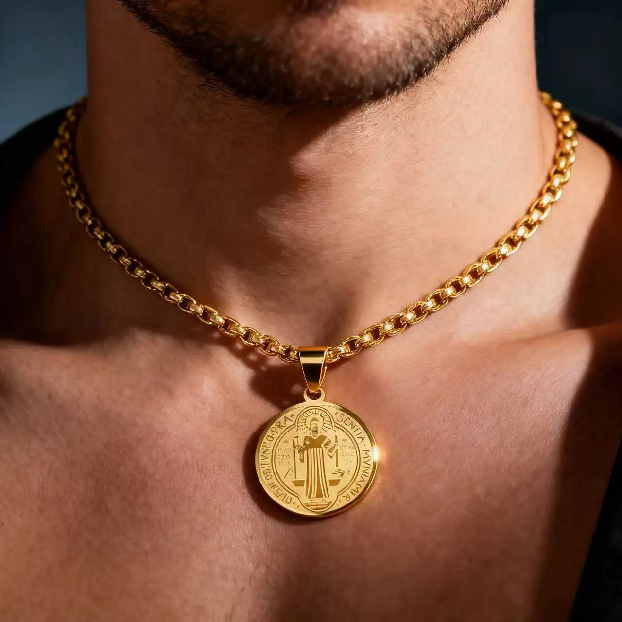 Colar Masculino Aço Inox - Medalha de São Bento lisa - Dourado